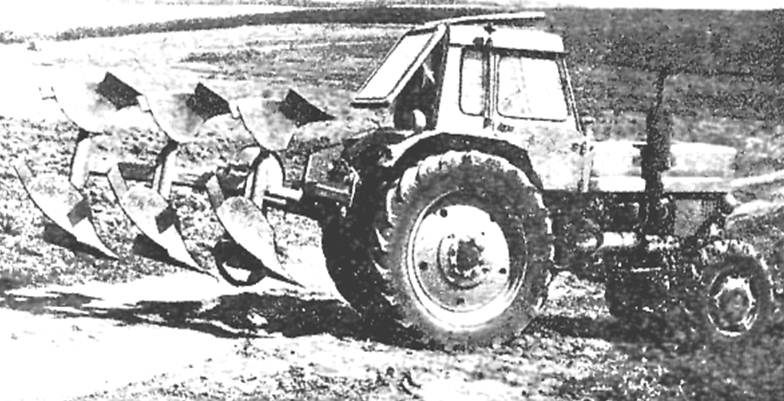 Плуг трехкорпусный оборотный ПНО-3-35